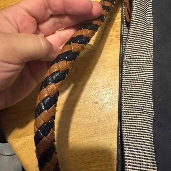 Tommy Hilfiger Striped Purse Bag - Picture 5 of 11